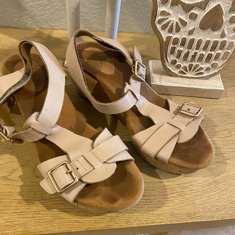Platform sandals